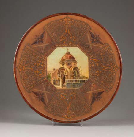 A WOODEN CARVED PLATE WITH ARCHITECTURAL VIEW Soviet Uni - фото 1
