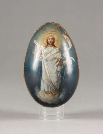 A PAPIERMACHÉ EASTER EGG SHOWING THE RESURRECTION OF CHR - фото 1