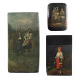 A PAPIERMACHÉ AND LACQUER BOX, A MATCH CASE AND A METAL - photo 1
