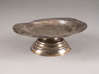 A SILVER DISKOS Russian, Moscow, 1810 With engraved deco