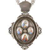 A SILVER AND ENAMEL PANAGIA SHOWING THE ICON OF THE QUIC - Foto 2