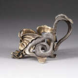 A MASSIVE SILVER TEAGLASS HOLDER IN THE FORM OF A DRAGON - фото 1