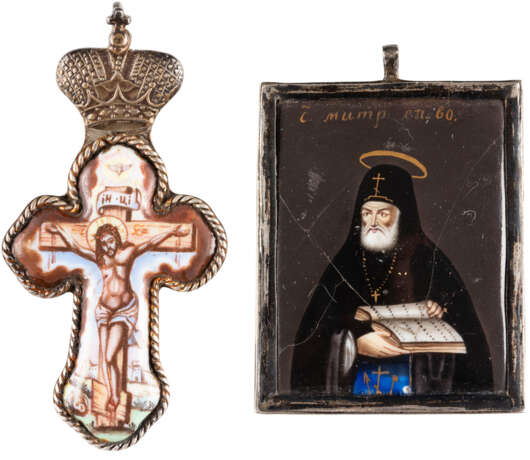 A SILVER AND ENAMEL PRIEST CROSS AND AN ICON PENDANT SHO - Foto 1