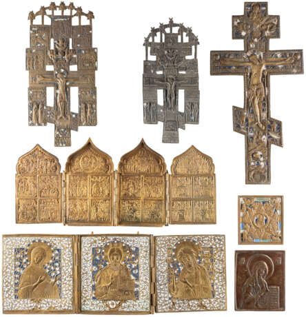 TWO BRASS ICONS, THREE CRUCIFIXES, A TETRAPTYCH AND A TR - фото 1