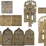 A TETRAPTYCH, TWO TRIPTYCHS, TWO CRUCIFIXES AND A BRASS - Foto 1