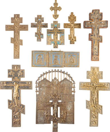 A COLLECTION OF NINE CRUCIFIXES AND A TRIPTYCH Russian, - фото 1