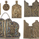 SIX BRASS ICONS SHOWING THE IMAGES OF EVANGELISTS AND SE - Foto 1