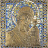 A LARGE AND ENAMEL BRASS ICON SHOWING THE MOTHER OF GOD - Foto 1
