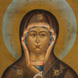 A RARE AND VERY FINE ICON SHOWING THE MOTHER OF GOD, HEL - Foto 2