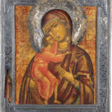 AN ICON SHOWING THE FEODOROVSKAYA MOTHER OF GOD WITH A S - Foto 1