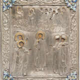 AN ICON SHOWING THE POKROV WITH A SILVER AND CLOISONNÉ E - Foto 1