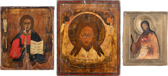THREE ICONS SHOWING CHRIST PANTOKRATOR, THE MANDYLION AND S - Foto 1