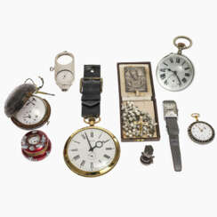 Konvolut aus ca. 47 Objekten, überwiegend Uhren und Devotionalien - Überwiegend 20. Jahrhundert