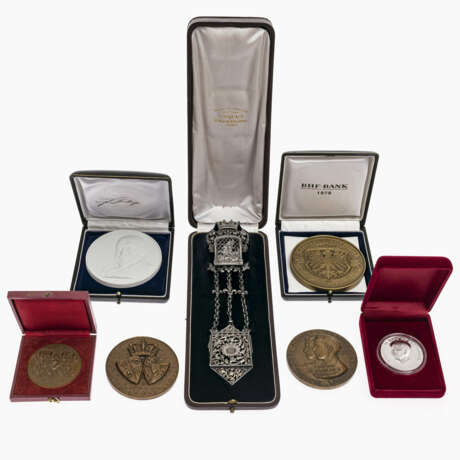 Ca. 31 teiliges Konvolut aus Medaillen und Orden - Überwiegend Deutsch, 20. Jahrhundert - фото 1