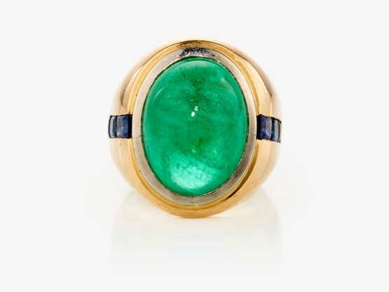 Ring mit Smaragd und Saphiren - Juwelier HILZ - Foto 1