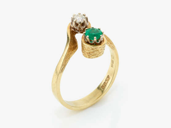 Vis-à-Vis Ring mit Brillant und Smaragd - photo 2