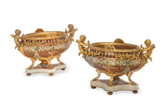 A MATCHED PAIR OF FRENCH ORMOLU-MOUNTED CHAMPLEVE ENAMEL JARDINIERES - фото 1
