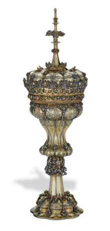 A LARGE CONTINENTAL SILVER-GILT AND PEARL-SET CUP AND COVER - фото 1