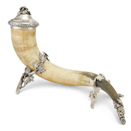 A SWEDISH SILVER-MOUNTED LARGE OX HORN CUP AND COVER - photo 1