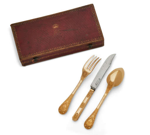 CHARLES-MAURICE DE TALLEYRAND-PERIGORD: A FRENCH GOLD KNIFE, FORK AND SPOON - Foto 1