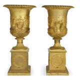 A PAIR OF FRENCH ORMOLU URNS - фото 4