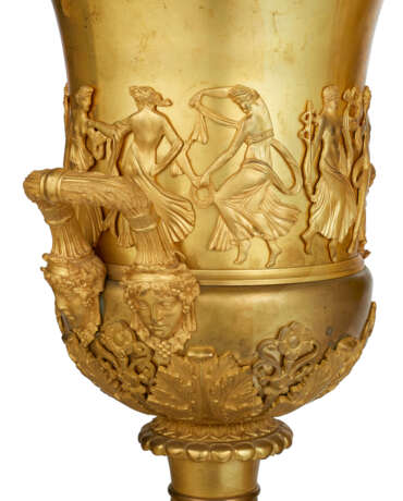 A PAIR OF FRENCH ORMOLU URNS - Foto 7