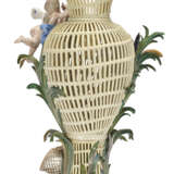 A LARGE MEISSEN PORCELAIN RETICULATED VASE EMBLEMATIC OF WATER - photo 2