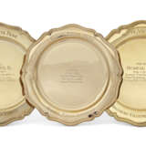 AN AMERICAN 14K GOLD AND TWO SILVER-GILT PRESENTATION PLATES OF HORSE RACING INTEREST - фото 1
