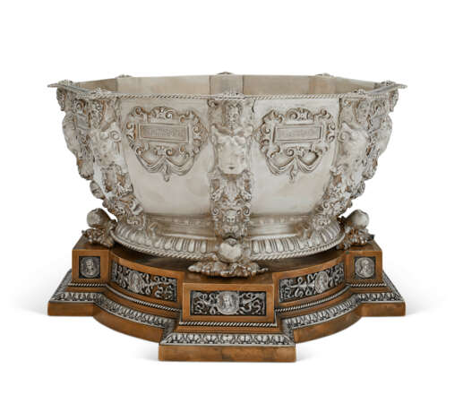 AN AMERICAN SILVER CENTERPIECE BOWL AND BRONZE STAND - Foto 1
