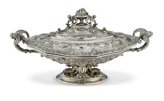 AN AMERICAN SILVER VEGETABLE DISH AND COVER - Foto 1
