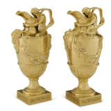 A PAIR OF EDWARDIAN SILVER-GILT EWERS AND MATCHING GEORGE V EWER - photo 2