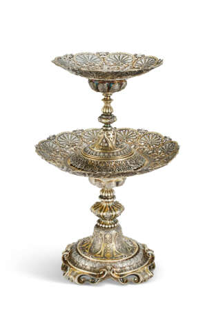 A VICTORIAN PARCEL-GILT SILVER TWO-TIERED TAZZA - photo 1