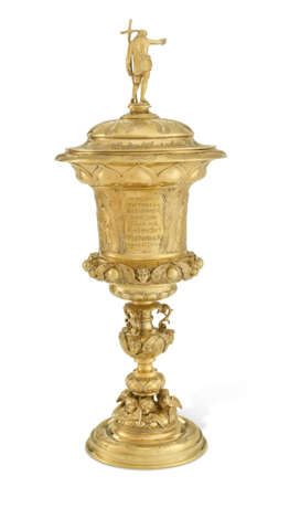 A ROYAL WILLIAM IV SILVER-GILT PRESENTATION CUP AND COVER - Foto 2