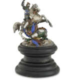 A CONTINENTAL SILVER-GILT, ENAMEL AND BAROQUE PEARL-MOUNTED FIGURE OF ST. GEORGE AND THE DRAGON - Foto 1