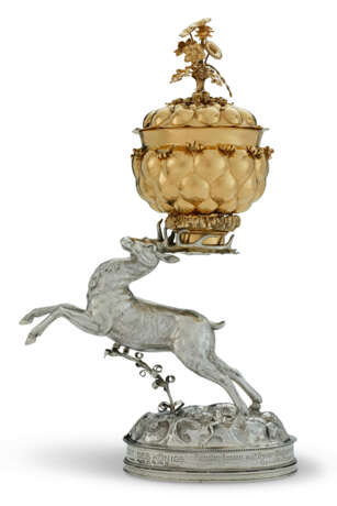 A GERMAN PARCEL-GILT SILVER CUP AND COVER - фото 1