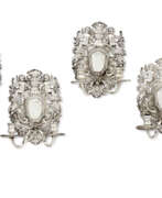Période édouardienne. TWO MATCHING PAIRS OF EDWARD VII SILVER SCONCES