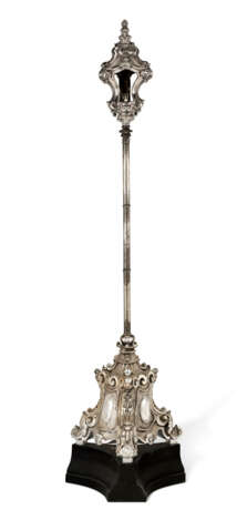 A PORTUGUESE SILVER AND SILVERED WOOD POLE LANTERN - photo 2