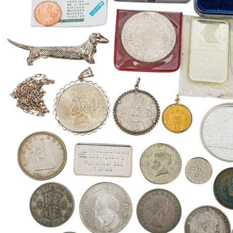 Mixed lot miscellaneous with coins and medals and bars - photo 4