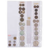 2 folders with coins, - Foto 3