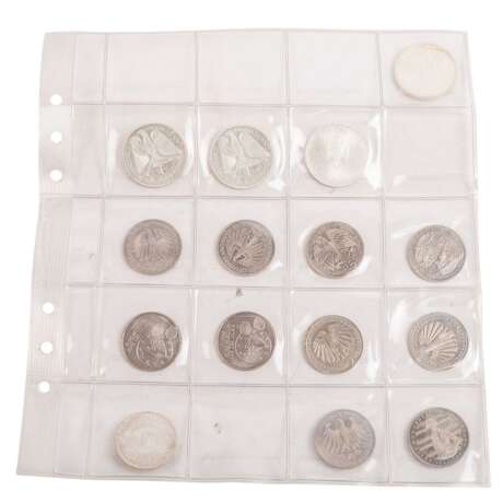 Colorful mixed coin assortment with SILVER - - Foto 6