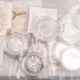 Colorful mixture coins and medals in album with SILVER - - Foto 4