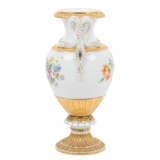 MEISSEN serpentine handle vase 'Bouquet of Flowers', 1st choice, before 1924. - photo 2