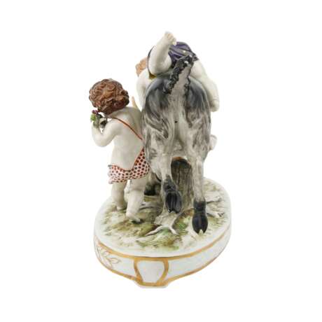 THURINGIA Group of figures '3 putti with goat', 19th/20th c. - Foto 2