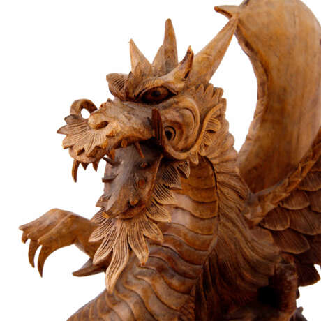 Sculpture of a dragon made of wood. SOUTH EAST ASIA, - Foto 7