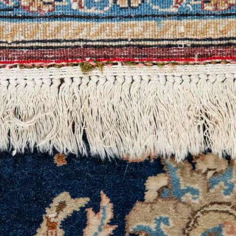 Oriental carpet with silk. KASHMAR/IRAN, 20th century, 218x144 cm. - фото 3