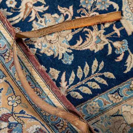 Oriental carpet with silk. KASHMAR/IRAN, 20th century, 218x144 cm. - Foto 5