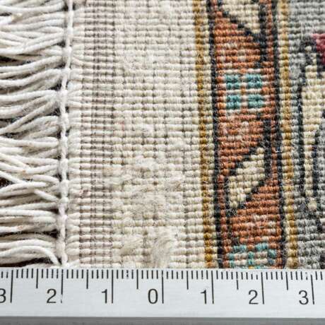 Oriental carpet with silk. TEREBRIS/IRAN, 20th century, 245x244 cm. - photo 3