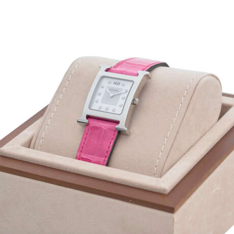 A DIAMOND SET MOTHER OF PEARL DIAL HEURE H WATCH WITH SHINY FRAMBOISE ALLIGATOR STRAP - photo 2