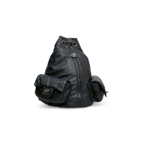 A BLACK QUILTED LAMBSKIN LEATHER DOUBLE POCKETS BACKPACK WITH SILVER HARDWARE - фото 2