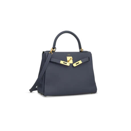 A BLEU NUIT TOGO LEATHER RETOURNÉ KELLY 28 WITH GOLD HARDWARE - photo 2